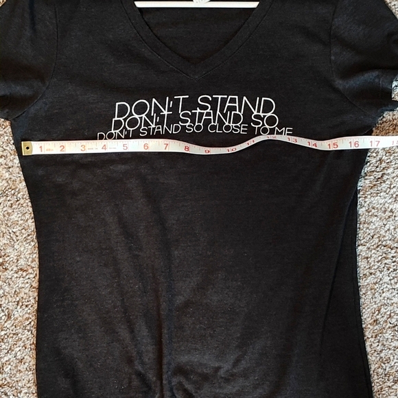 Women's Charcoal Gray Short Sleeve Graphic T-SHIRT Size Small - Picture 4 of 6